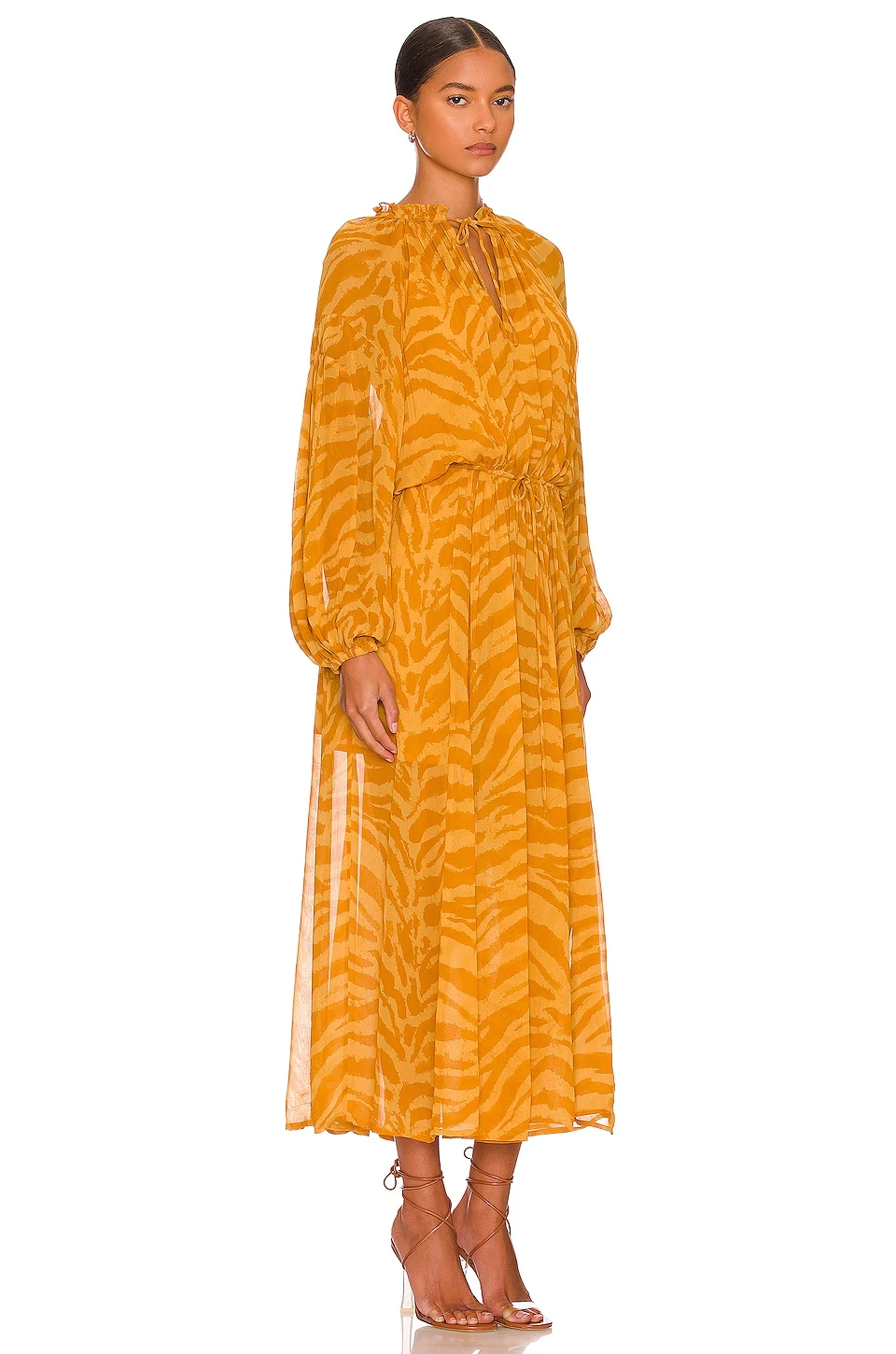 ESSENTIEL ANTWERP ROBE BEESKNEES Yellow Submarine 5 ESSENTIEL ANTWERP ROBE BEESKNEES Yellow Submarine – Image 3