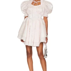 ROBE PORTRAIT Strawberry Milk